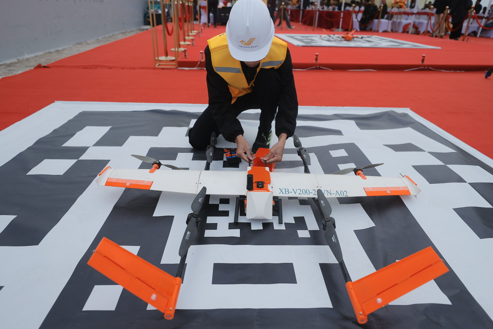 Chính thức thí điểm ứng dụng UAV vận chuyển vật tư y tế