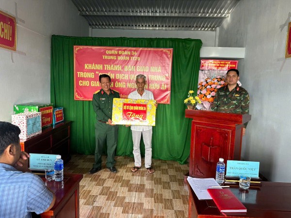 Gia Lai: Trung đoàn 29 bàn giao căn nhà đầu tiên trong “Chiến dịch Quang Trung”