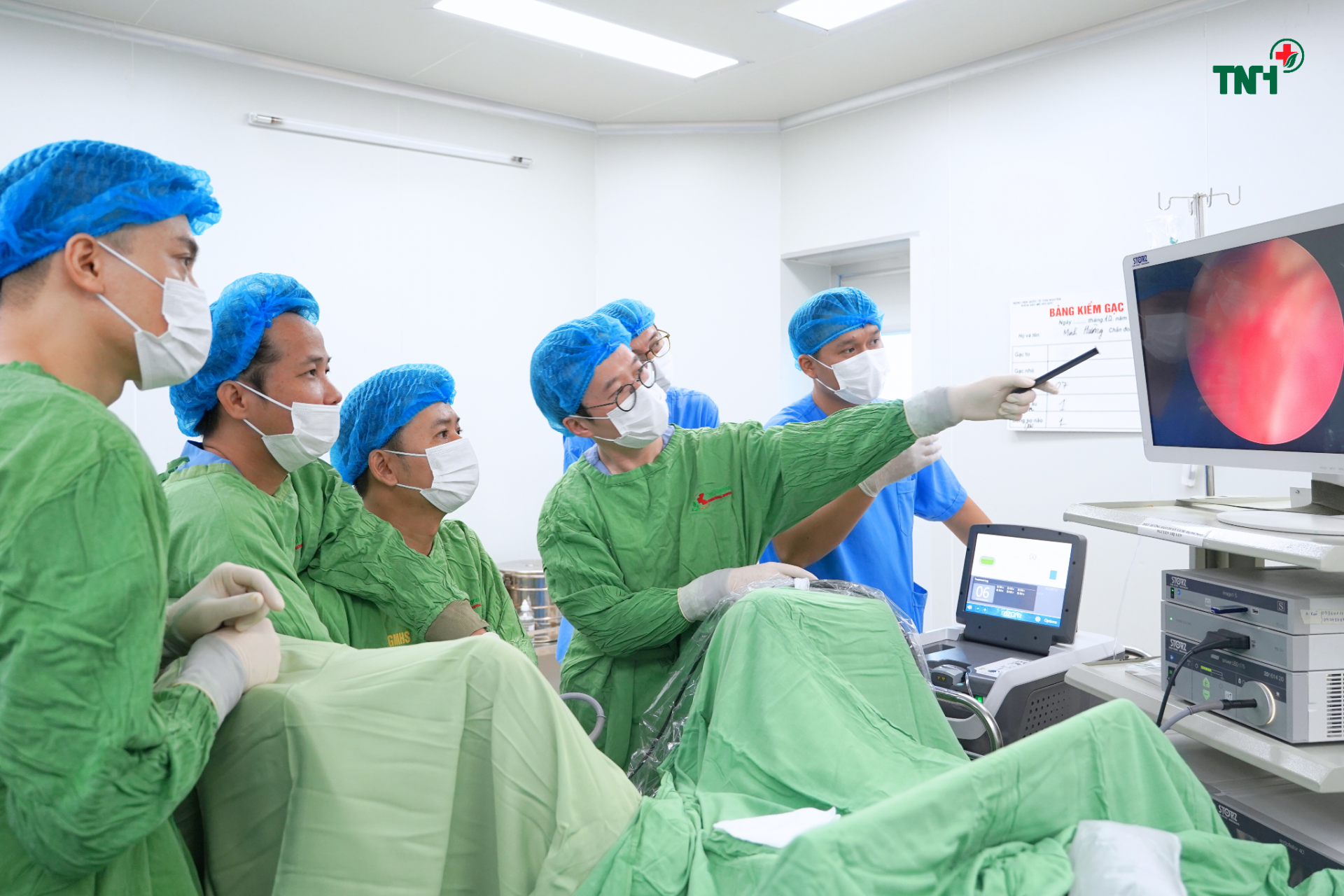 Hệ thống bệnh viện TNH tiên phong triển khai liệu pháp hơi nước rezum trong điều trị phì đại Tuyến Tiền liệt