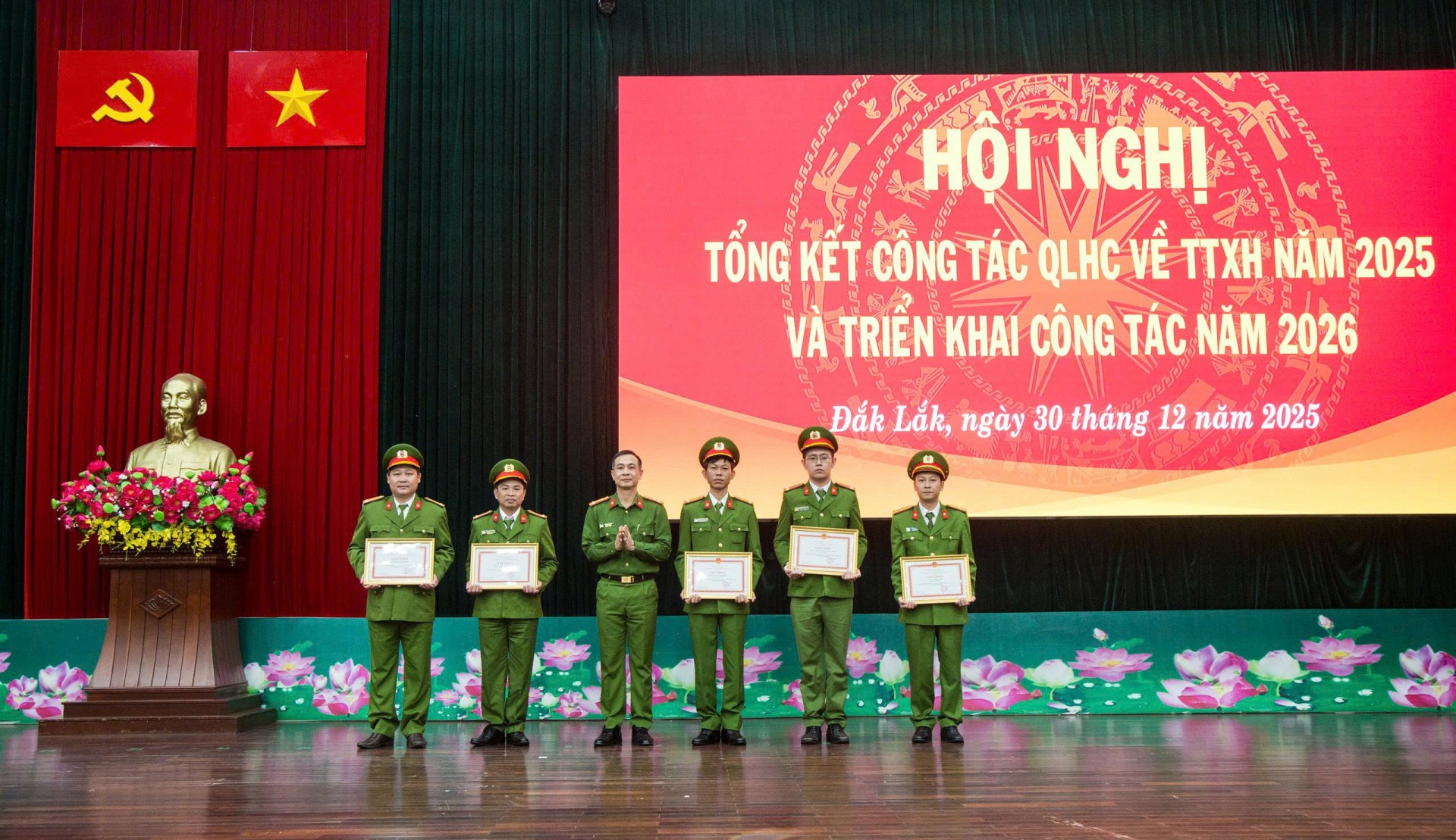 Đắk Lắk: Lực lượng Cảnh sát QLHC về TTXH đạt nhiều thành tích nổi bật trên các mặt công tác