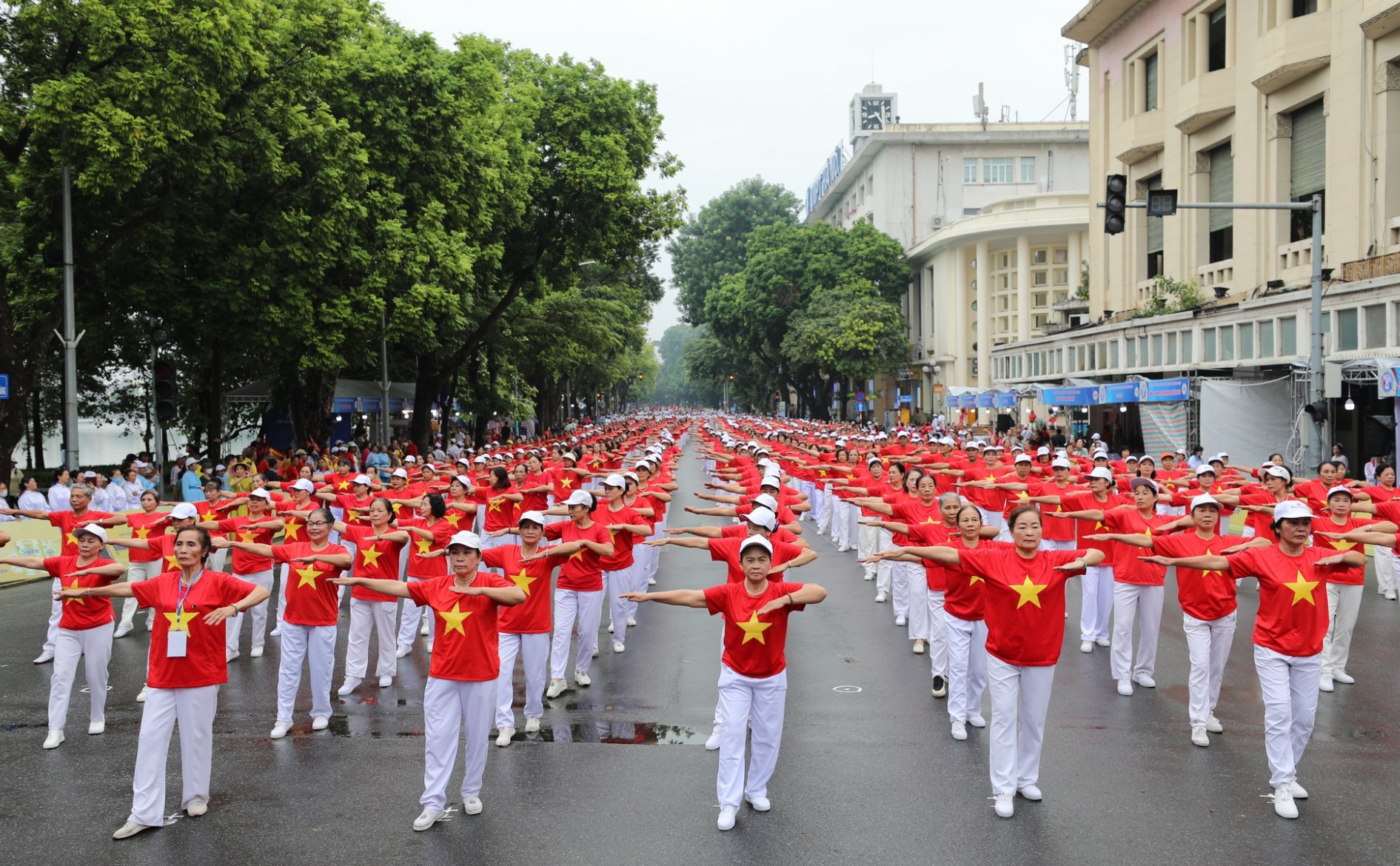Ngành y tế hướng tới nâng tuổi thọ trung bình lên 75,5 tuổi