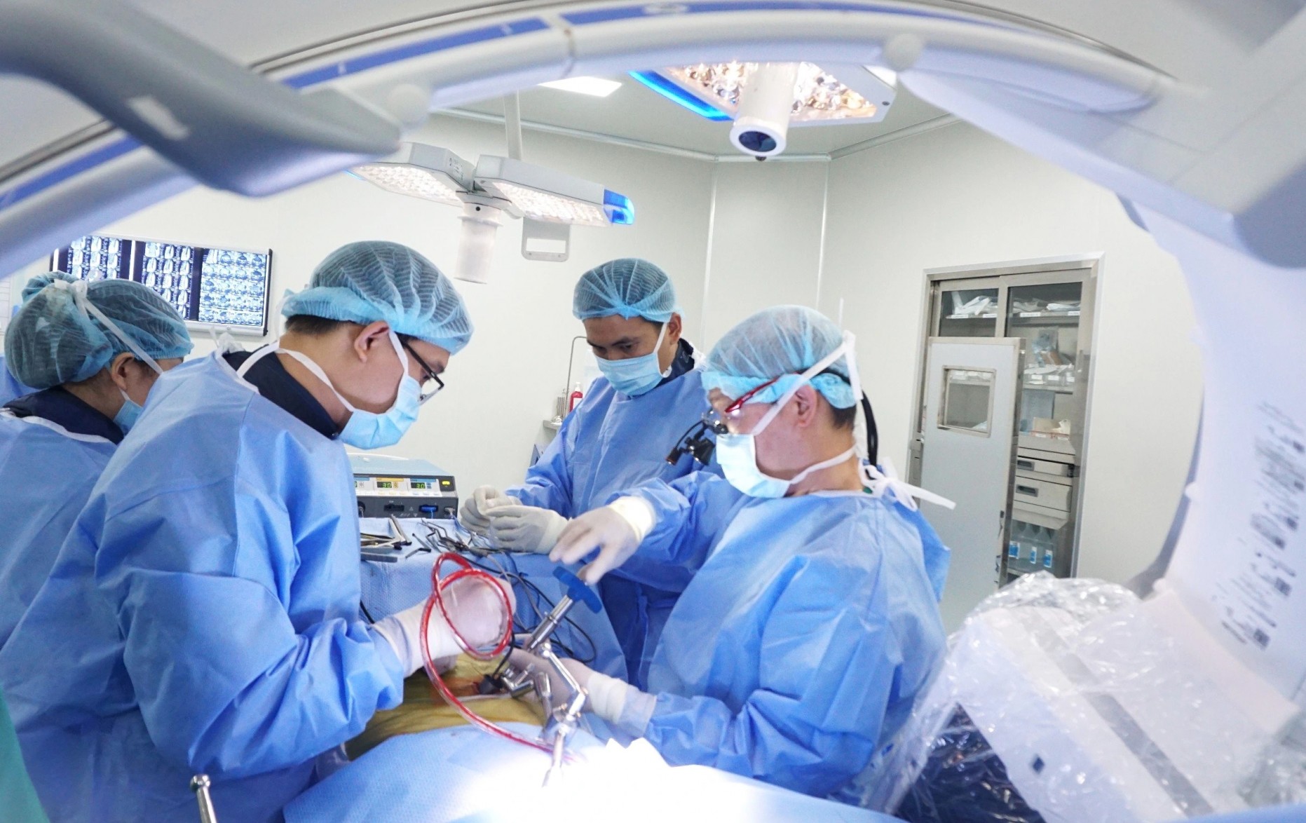 Đề xuất lộ trình miễn viện phí toàn dân theo 3 giai đoạn