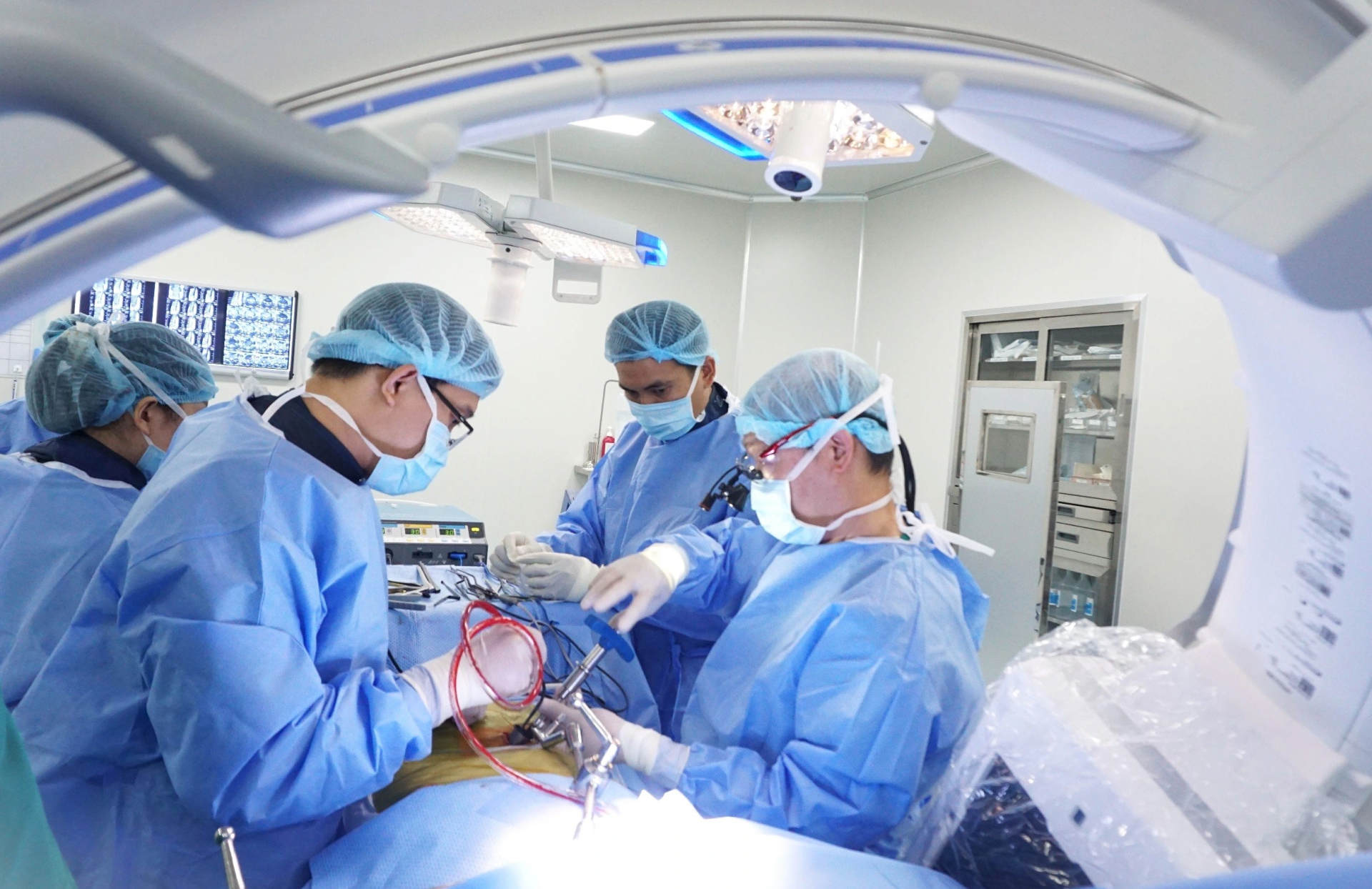 Đề xuất lộ trình miễn viện phí toàn dân theo 3 giai đoạn