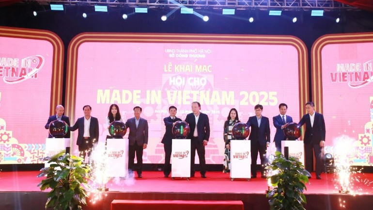 Hội chợ “Made in VietNam” 2025: Tăng cường kết nối giao thương, đưa hàng Việt đến tay người tiêu dùng Hội chợ “Made in VietNam” 2025: Tăng cường kết nối giao thương, đưa hàng Việt đến tay người tiêu dùng