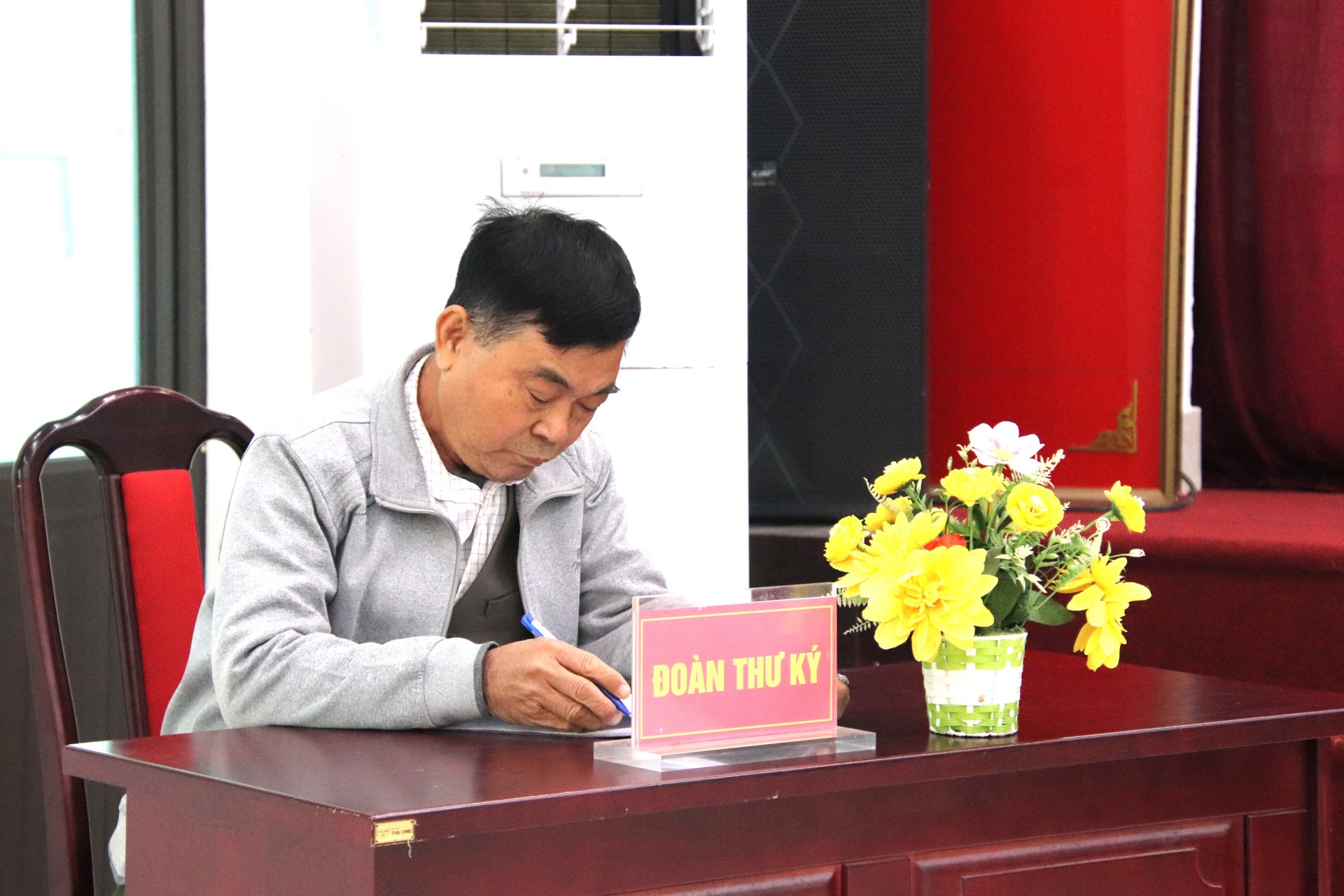 Thôn Ngọc Chi tổ chức hội nghị cử tri giới thiệu người ứng cử đại biểu Hội đồng nhân dân xã nhiệm kỳ 2026 – 2031