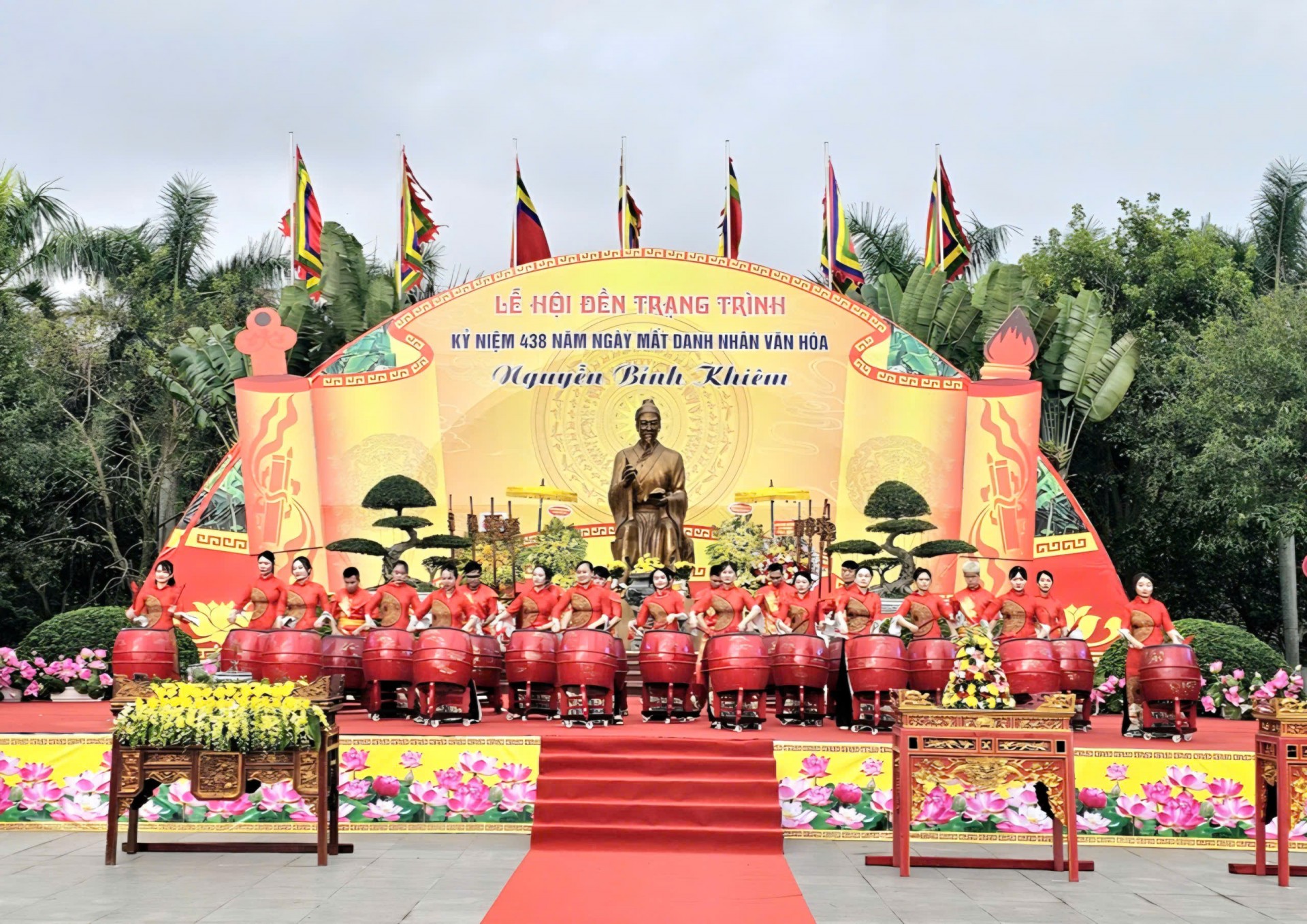 Lễ hội đền thờ Trạng Trình: Kỷ niệm 440 năm ngày mất của danh nhân văn hóa Nguyễn Bỉnh Khiêm Lễ hội đền thờ Trạng Trình: Kỷ niệm 440 năm ngày mất của danh nhân văn hóa Nguyễn Bỉnh Khiêm