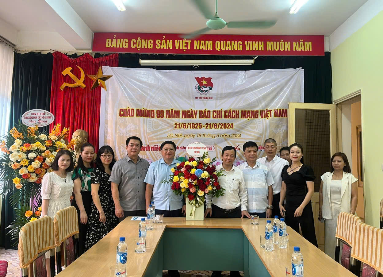 Chào năm mới 2026: Tạp chí Thanh niên cùng tuổi trẻ Việt Nam tự hào, vững tin theo Đảng
