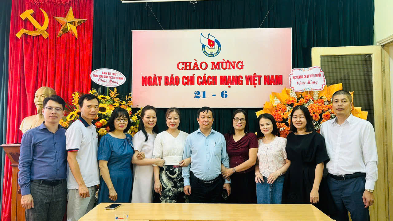 Chào năm mới 2026: Tạp chí Thanh niên cùng tuổi trẻ Việt Nam tự hào, vững tin theo Đảng  - Ảnh 6.