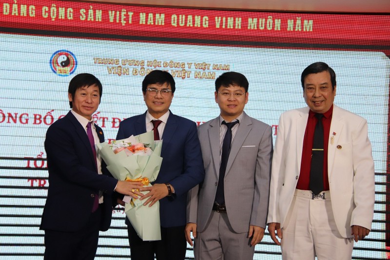 Viện Đông y Việt Nam kiện toàn bộ máy lãnh đạo, tạo nền tảng phát triển chuyên sâu Y học cổ truyền Viện Đông y Việt Nam kiện toàn bộ máy lãnh đạo, tạo nền tảng phát triển chuyên sâu Y học cổ truyền