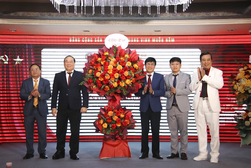 Viện Đông y Việt Nam kiện toàn bộ máy lãnh đạo, tạo nền tảng phát triển chuyên sâu Y học cổ truyền Viện Đông y Việt Nam kiện toàn bộ máy lãnh đạo, tạo nền tảng phát triển chuyên sâu Y học cổ truyền