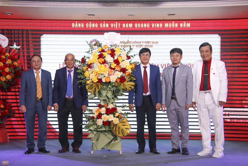 Viện Đông y Việt Nam kiện toàn bộ máy lãnh đạo, tạo nền tảng phát triển chuyên sâu Y học cổ truyền Viện Đông y Việt Nam kiện toàn bộ máy lãnh đạo, tạo nền tảng phát triển chuyên sâu Y học cổ truyền