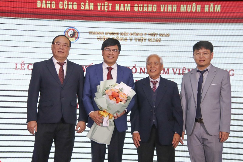 Viện Đông y Việt Nam kiện toàn bộ máy lãnh đạo, tạo nền tảng phát triển chuyên sâu Y học cổ truyền Viện Đông y Việt Nam kiện toàn bộ máy lãnh đạo, tạo nền tảng phát triển chuyên sâu Y học cổ truyền