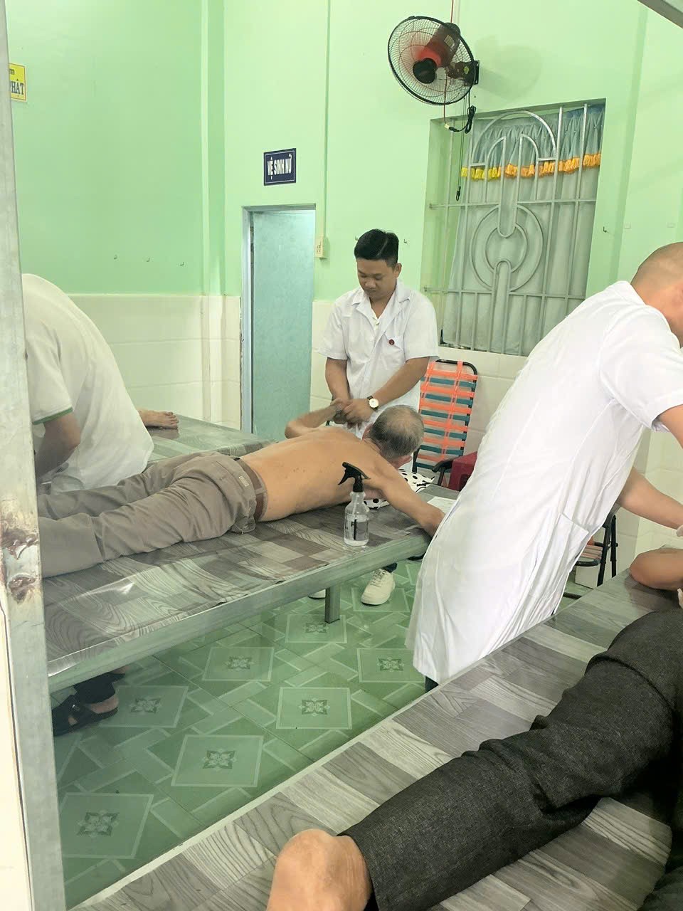 Chi hội Nam y tỉnh An Giang khám bệnh, phát thuốc miễn phí cho 200 người dân xã Thường Phước