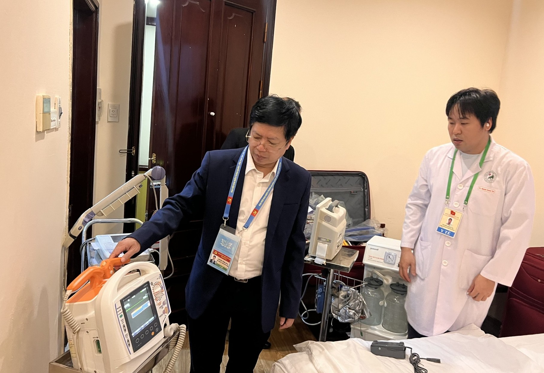 Bộ Y tế kiểm tra công tác trực cấp cứu, khám chữa bệnh phục vụ Đại hội XIV của Đảng