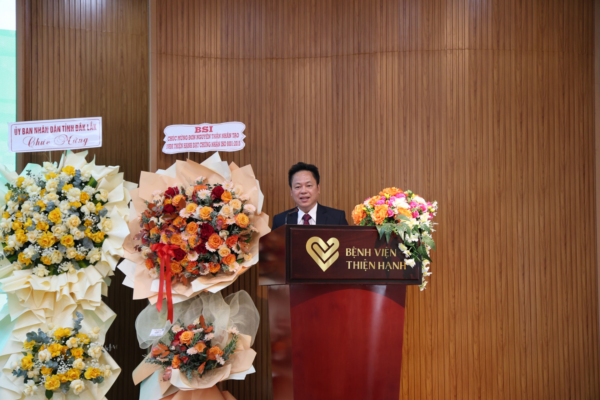 Bệnh viện Thiện Hạnh đạt song hành chứng chỉ ISO quốc tế, chuẩn hóa quản lý chất lượng y tế