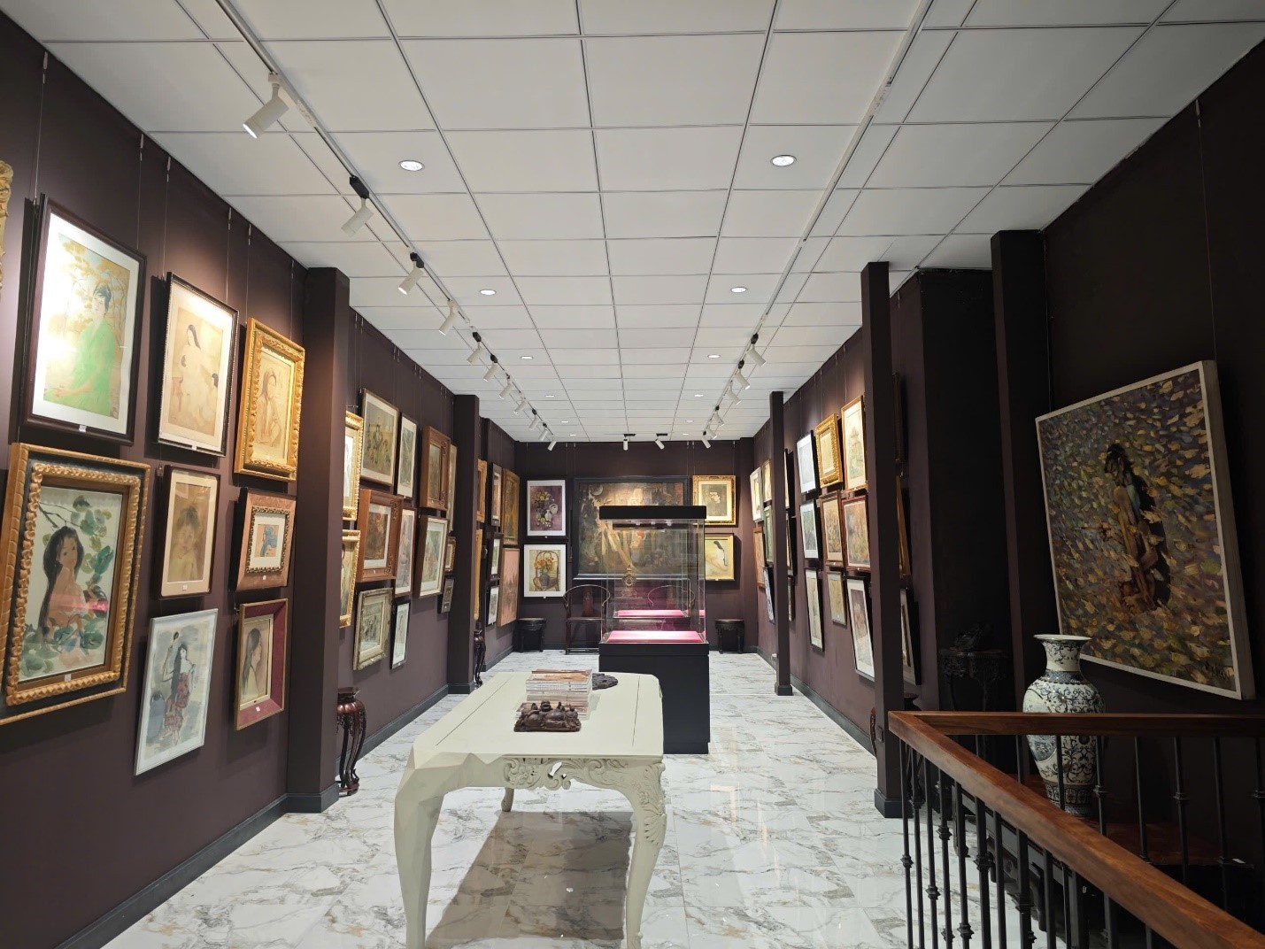 “Âm vang một thế kỷ mỹ thuật Việt Nam”: Hành trình 100 năm từ Mỹ thuật Đông Dương đến đương đại “Âm vang một thế kỷ mỹ thuật Việt Nam”: Hành trình 100 năm từ Mỹ thuật Đông Dương đến đương đại