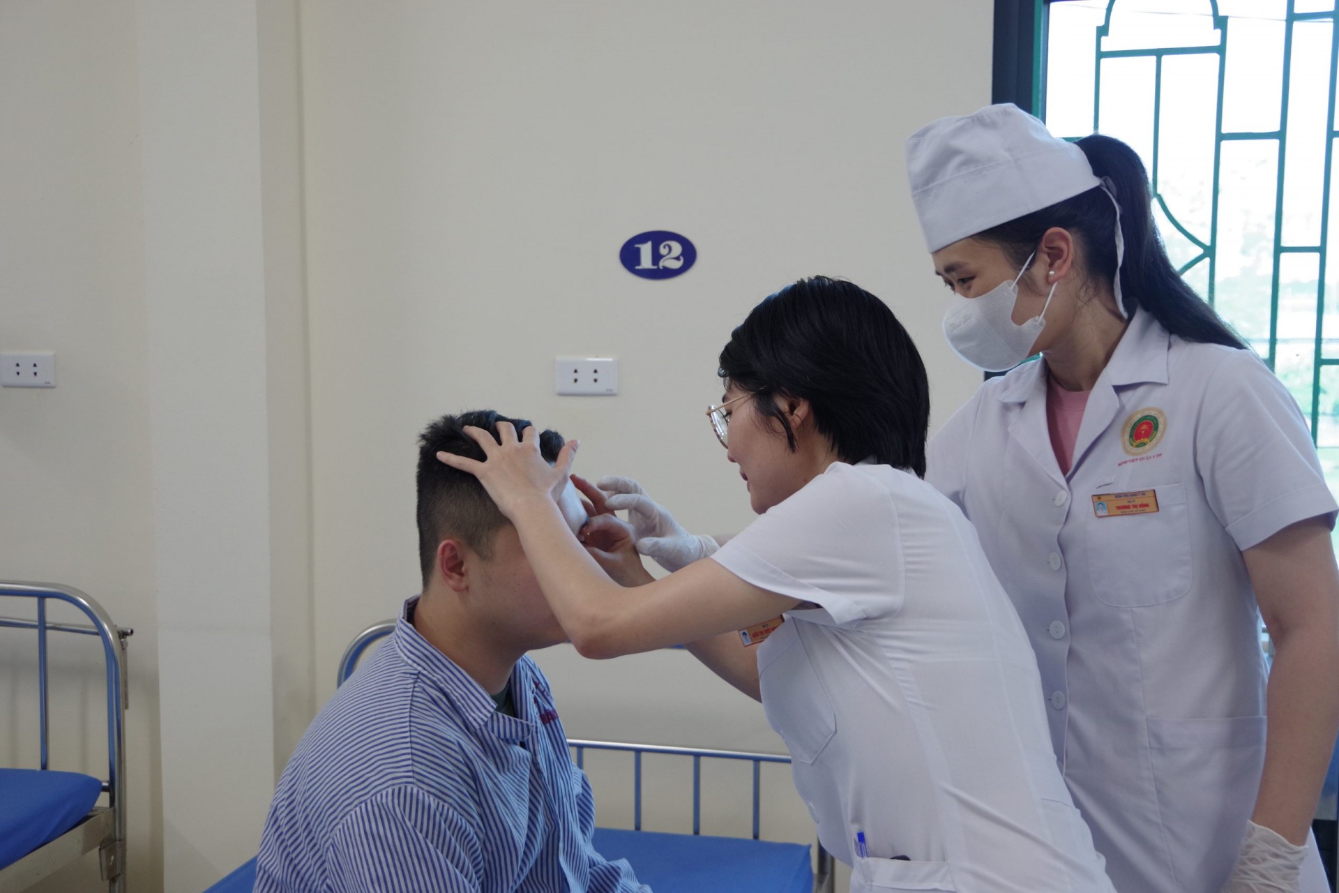 Cảnh báo liệt dây thần kinh do trời rét đậm, dễ nhầm với đột quỵ