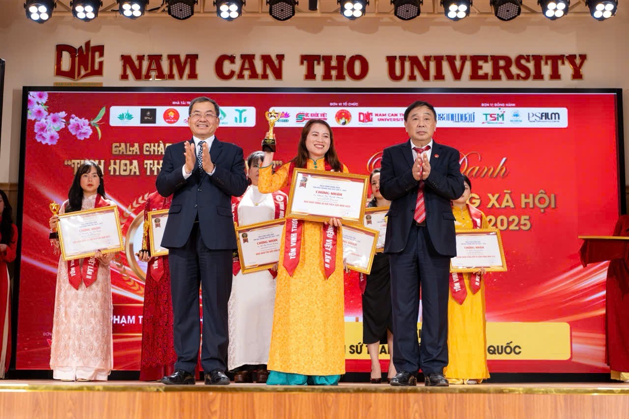 Gala Chào xuân 2026 - “Tinh hoa Thương hiệu Việt” lần thứ II: Diễn đàn kết nối tri thức và tôn vinh thương hiệu Việt Gala Chào xuân 2026 “Tinh hoa Thương hiệu Việt” lần thứ II: Diễn đàn kết nối tri thức và tôn vinh thương hiệu Việt