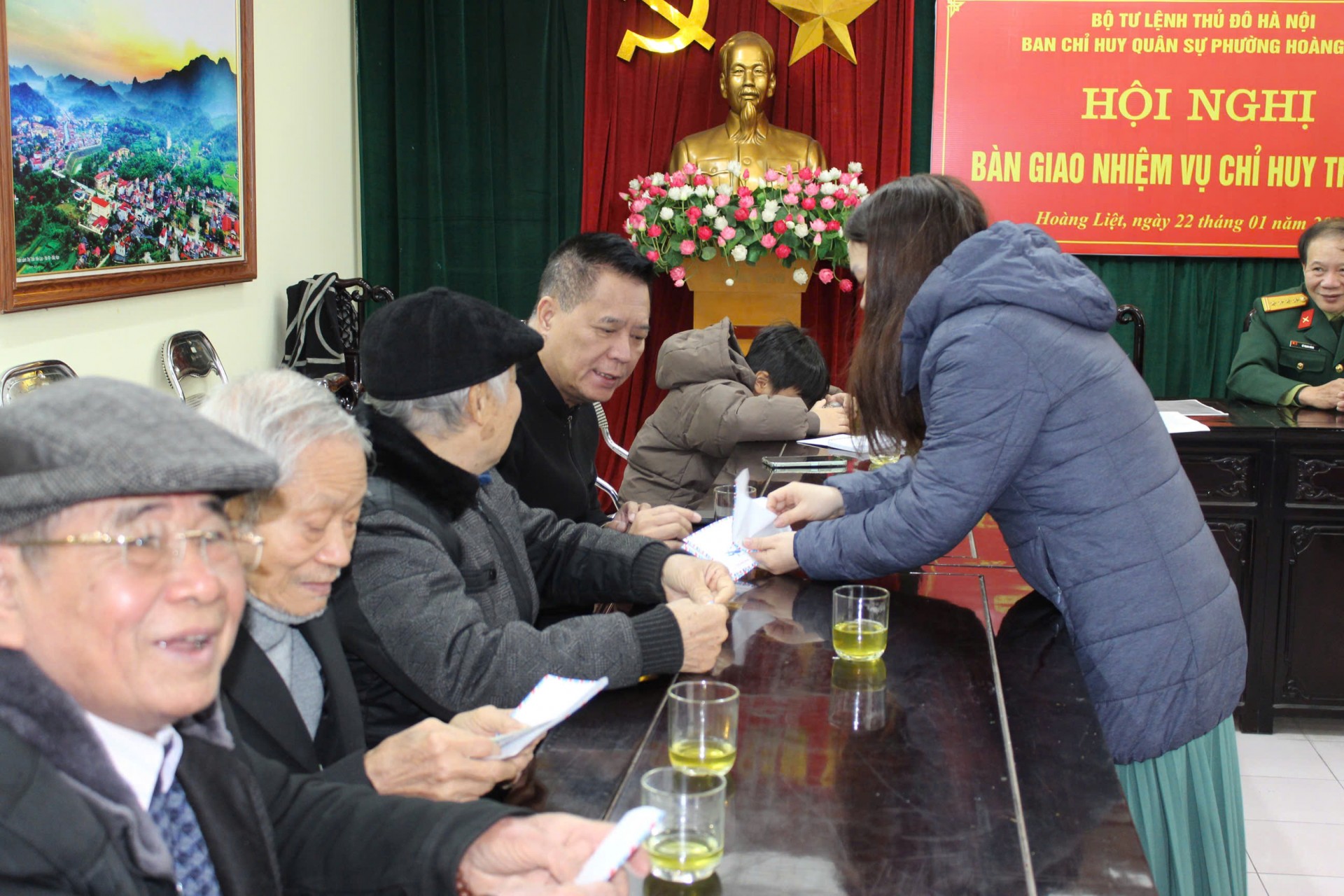 Xuân nghĩa tình, ấm áp Tết sẻ chia: Khi “ý Đảng - lòng dân” hòa quyện trong từng món quà Tết