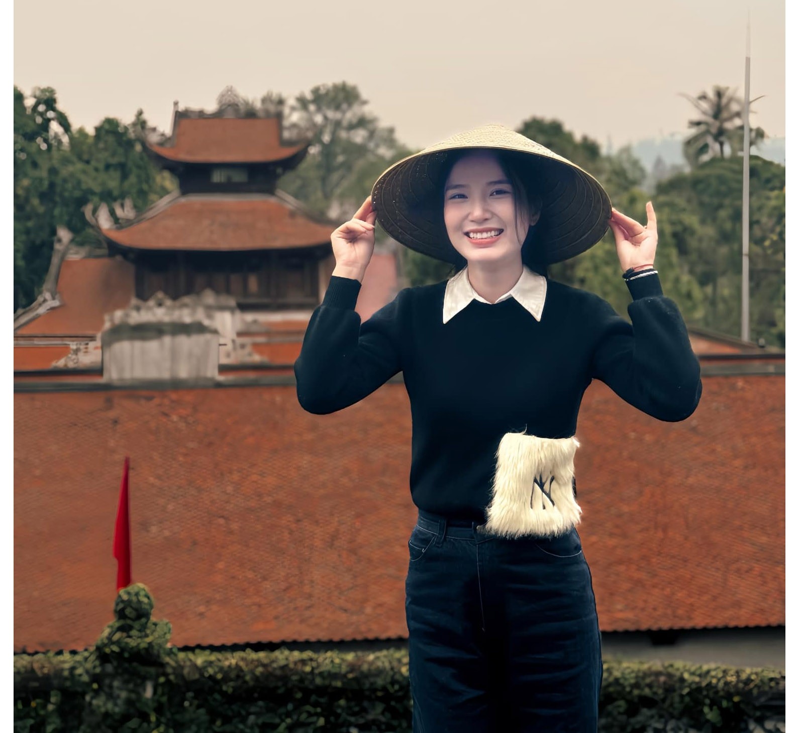 Cô phát thanh viên trẻ lan tỏa những điều tử tế tới thính giả từ những câu chuyện nhỏ nhưng chạm đến trái tim Cô phát thanh viên trẻ lan tỏa những điều tử tế tới thính giả từ những câu chuyện nhỏ nhưng chạm đến trái tim