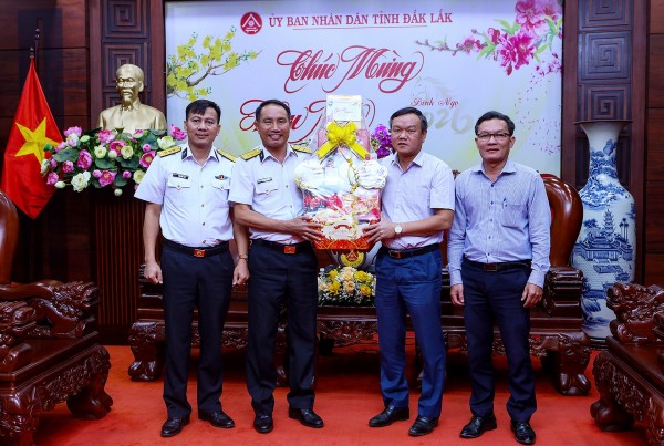 Đắk Lắk: Phó Chủ tịch UBND tỉnh tiếp các đoàn đến chúc Tết UBND tỉnh