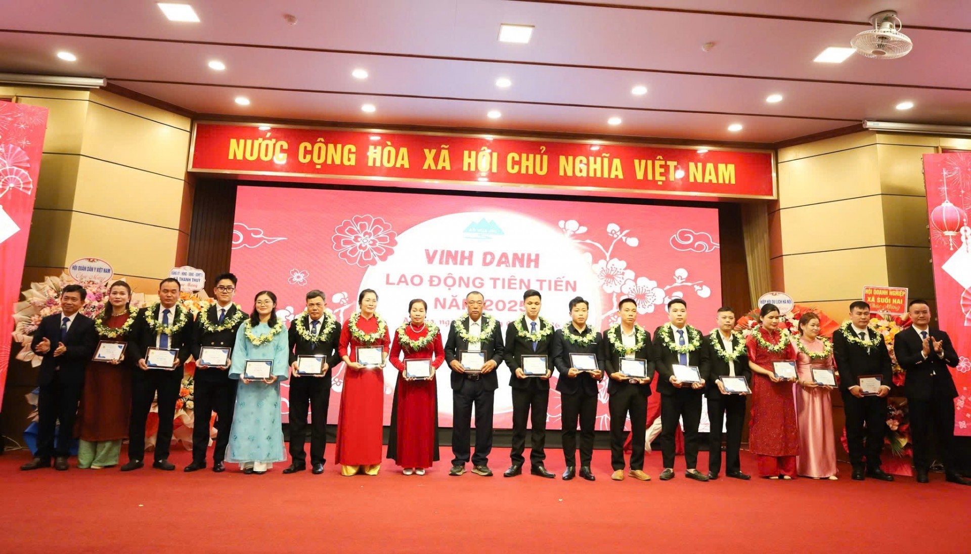 Công ty CP Ao Vua tri ân đối tác, vinh danh 250 cán bộ nhân viên trong tiệc tất niên 2025 Công ty CP Ao Vua tri ân đối tác, vinh danh 250 cán bộ nhân viên trong tiệc tất niên 2025