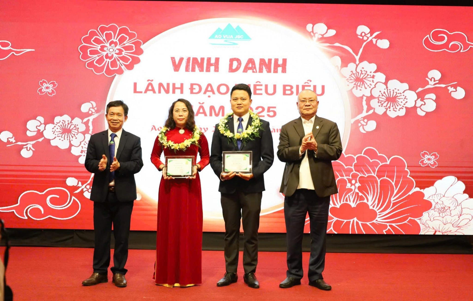 Công ty CP Ao Vua tri ân đối tác, vinh danh 250 cán bộ nhân viên trong tiệc tất niên 2025 Công ty CP Ao Vua tri ân đối tác, vinh danh 250 cán bộ nhân viên trong tiệc tất niên 2025