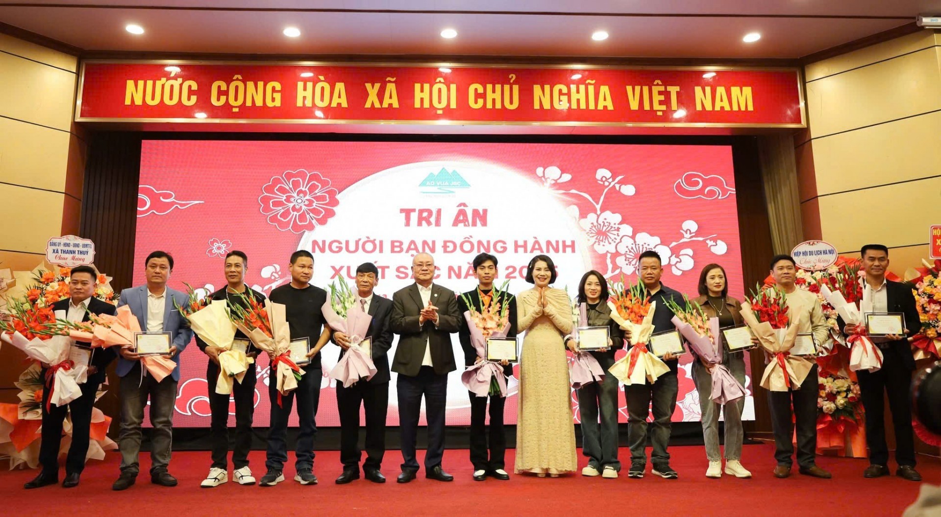 Công ty CP Ao Vua tri ân đối tác, vinh danh 250 cán bộ nhân viên trong tiệc tất niên 2025 Công ty CP Ao Vua tri ân đối tác, vinh danh 250 cán bộ nhân viên trong tiệc tất niên 2025