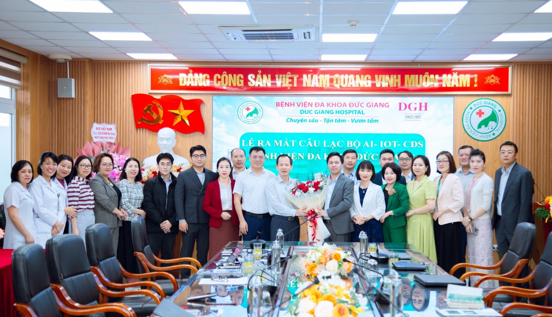 Đổi mới quản trị, ứng dụng công nghệ trong chuyển đổi số tại Bệnh viện Đa khoa Đức Giang Đổi mới quản trị, ứng dụng công nghệ trong chuyển đổi số tại Bệnh viện Đa khoa Đức Giang