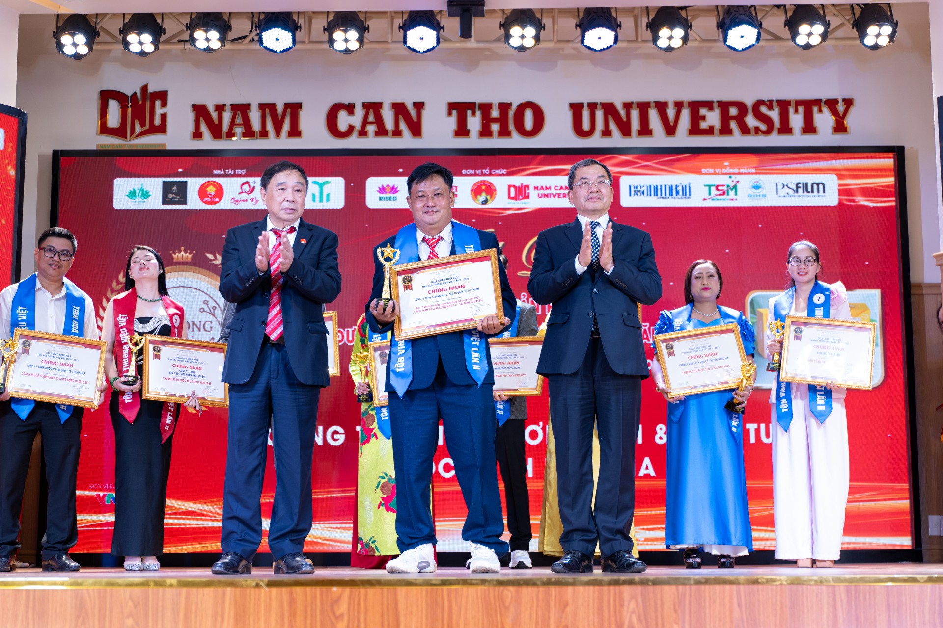 CurcuMilk P-A – Sữa Nghệ Collagen của TH Pharma và hành trình chinh phục người tiêu dùng bằng chất lượng