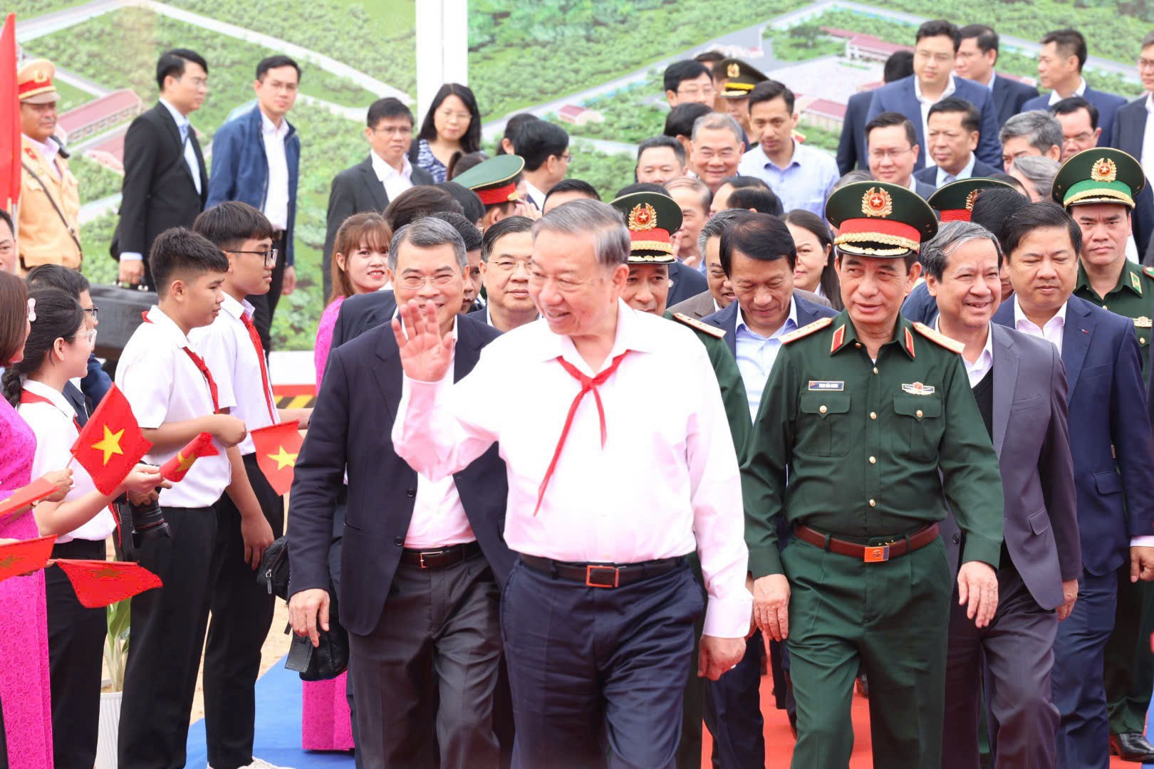 Tổng Bí thư Tô Lâm dự lễ khởi công Trường Phổ thông nội trú liên cấp vùng biên giới