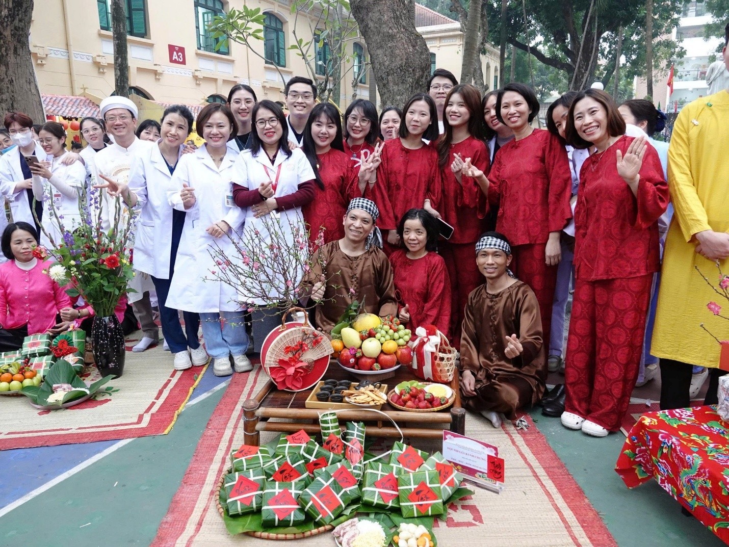 Đảng bộ bệnh viện đa khoa Xanh Pôn:  Lan tỏa nét đẹp văn hóa truyền thống qua chương trình “Tết sum vầy, Xuân dâng Đảng”