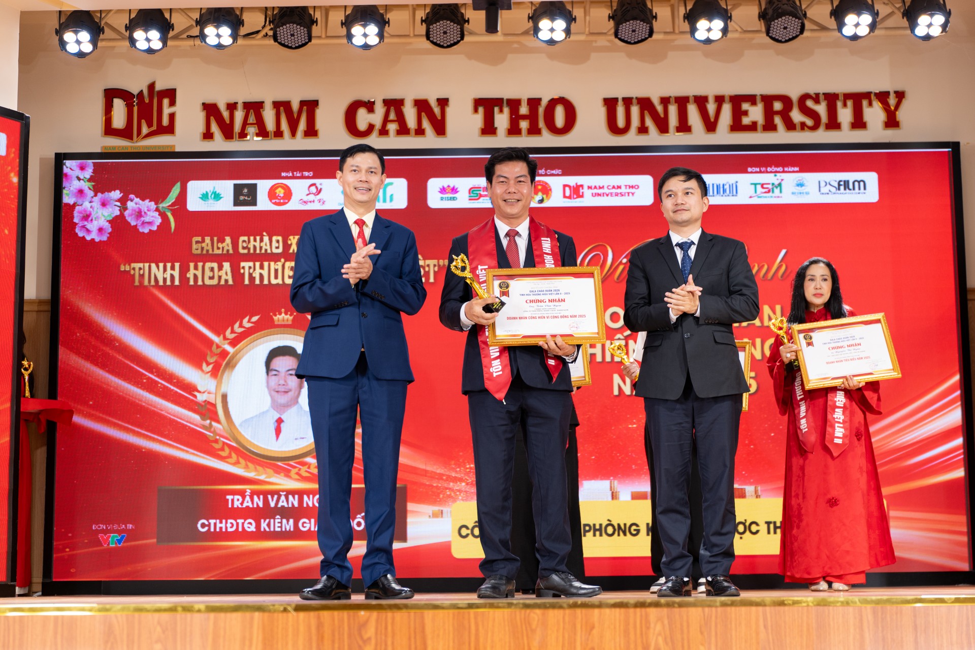 Doanh nhân Trần Văn Ngon – Doanh nhân cống hiến vì cộng đồng năm 2025