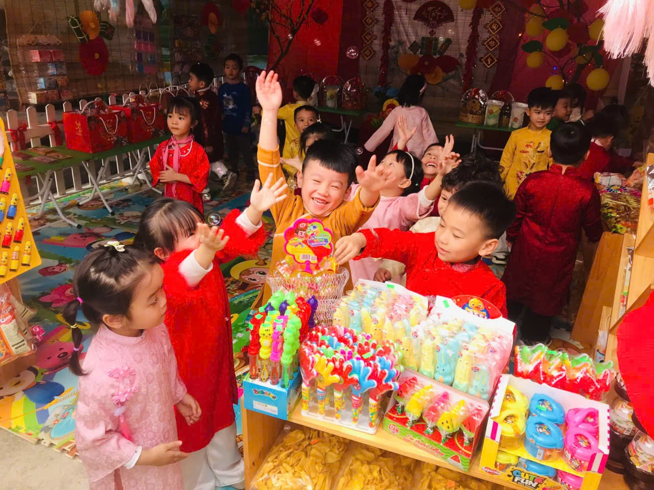 Trường Mầm non Hoa Hồng Phát Diệm tổ chức chương trình trải nghiệm “Xuân yêu thương – Tết an toàn” năm 2026 đầy sắc màu và ý nghĩa