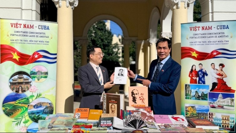 Những ngày sách không thể quên trên đất nước Cuba