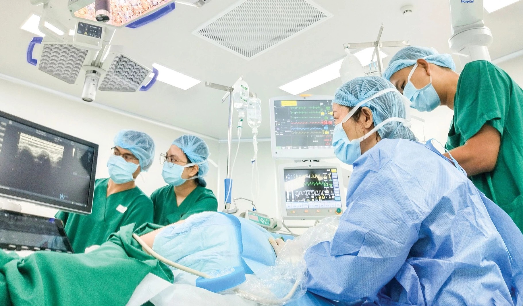 Ngành y tế duy trì thường trực, bảo đảm công tác khám chữa bệnh dịp Tết Bính Ngọ