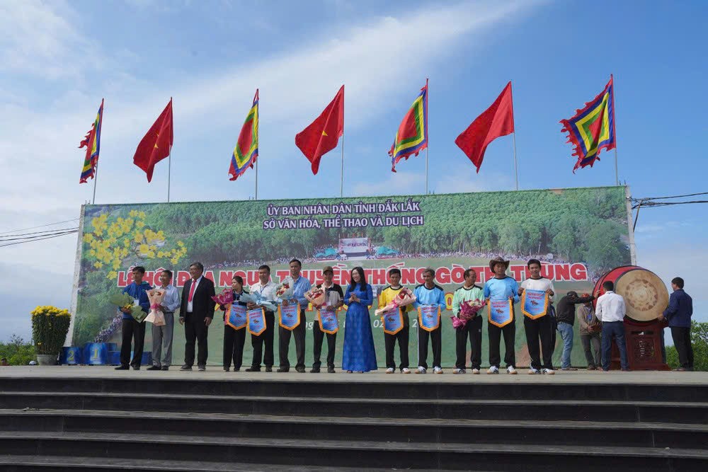 Đắk Lắk: Sôi động Hội đua ngựa truyền thống Gò Thì Thùng Đắk Lắk: Sôi động Hội đua ngựa truyền thống Gò Thì Thùng
