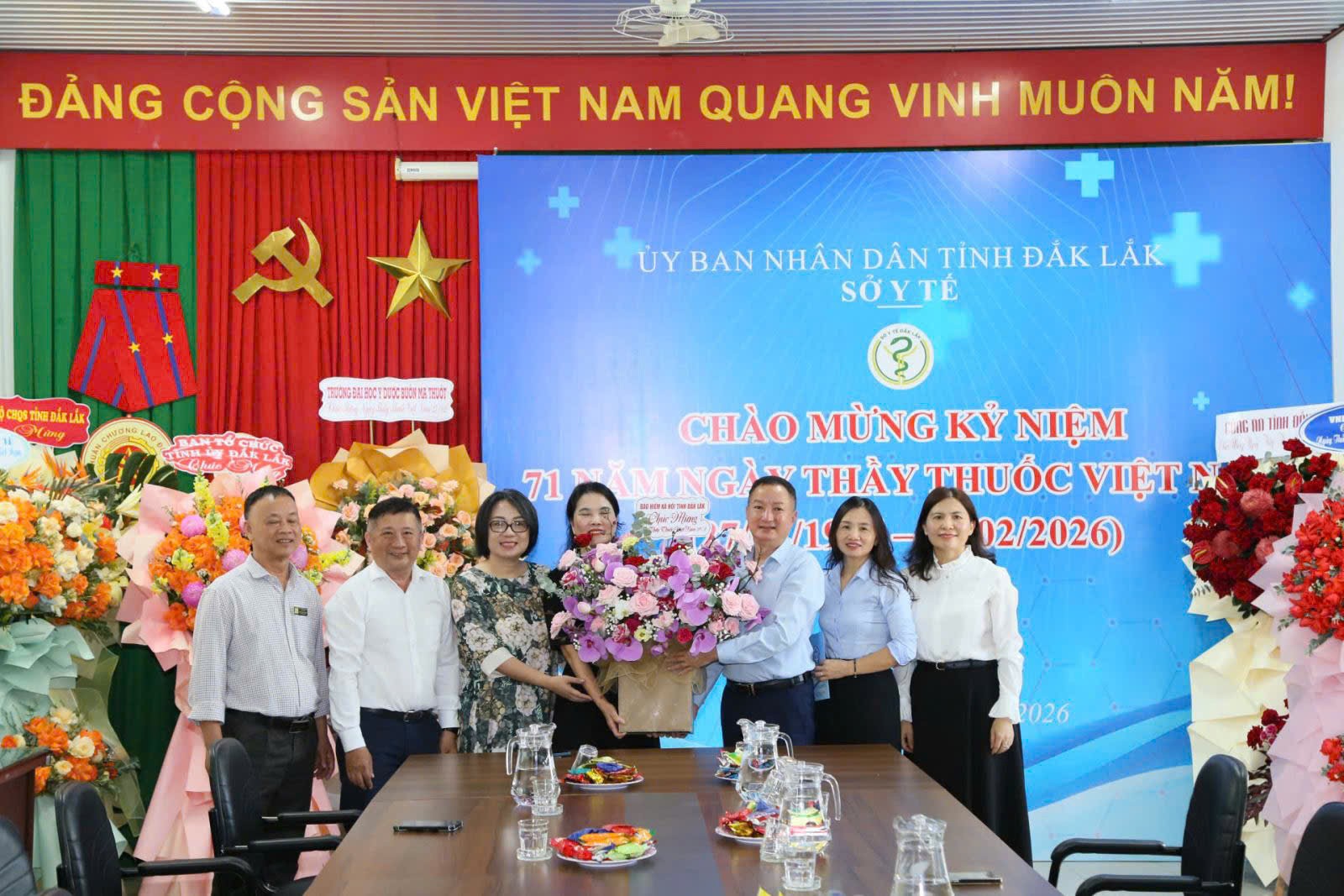 Lãnh đạo các đơn vị đến thăm, chúc mừng Sở Y tế nhân Ngày Thầy thuốc Việt Nam 27/2 Lãnh đạo các đơn vị đến thăm, chúc mừng Sở Y tế nhân Ngày Thầy thuốc Việt Nam 27/2