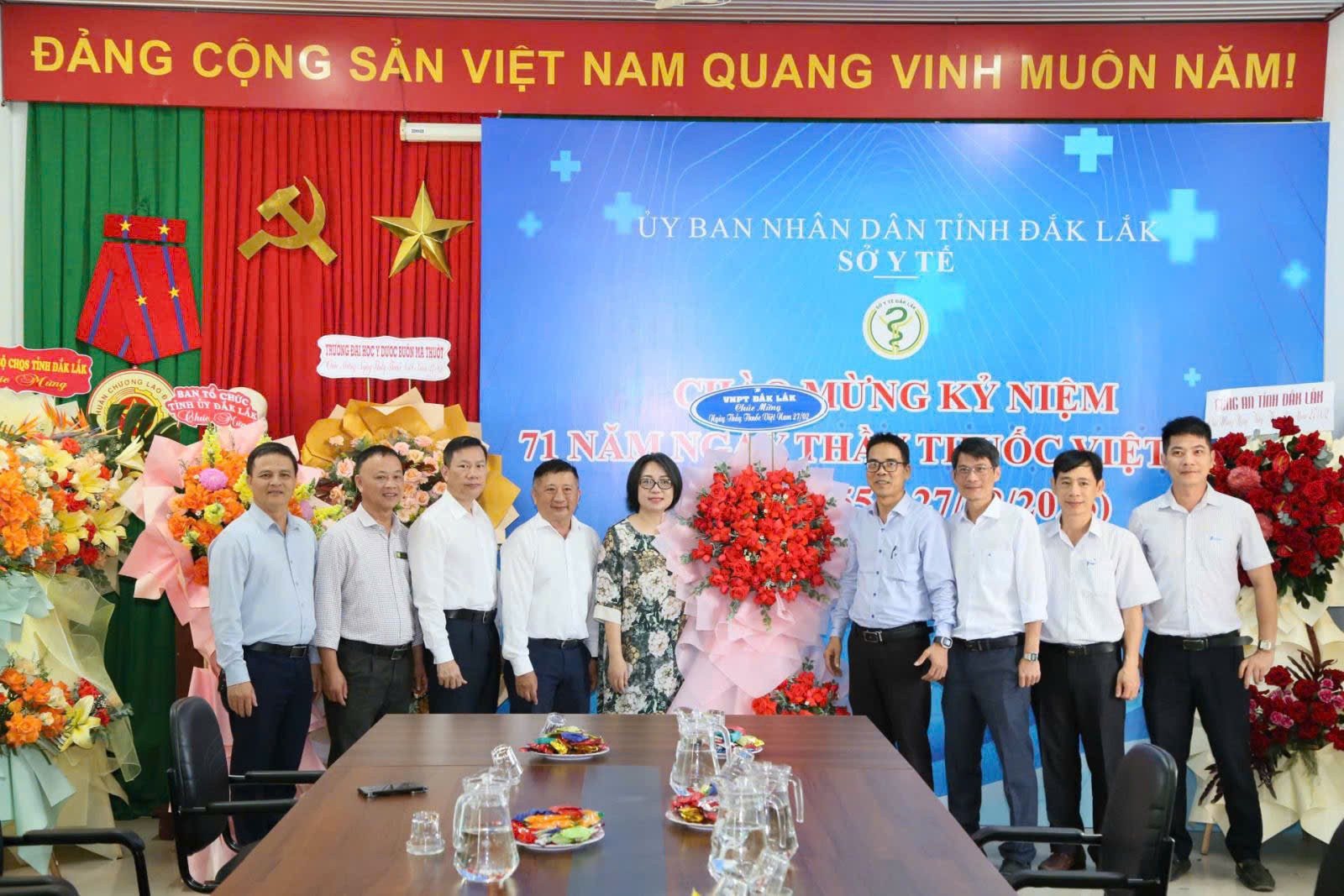 Lãnh đạo các đơn vị đến thăm, chúc mừng Sở Y tế nhân Ngày Thầy thuốc Việt Nam 27/2 Lãnh đạo các đơn vị đến thăm, chúc mừng Sở Y tế nhân Ngày Thầy thuốc Việt Nam 27/2