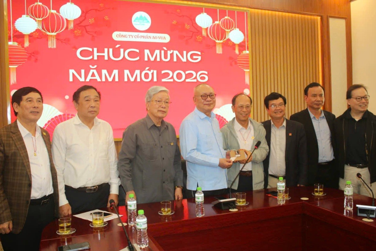 Khai Xuân Hội tụ: Liên minh các Hội Y tế và Công ty CP Ao Vua hướng về cội nguồn Tản Viên Sơn