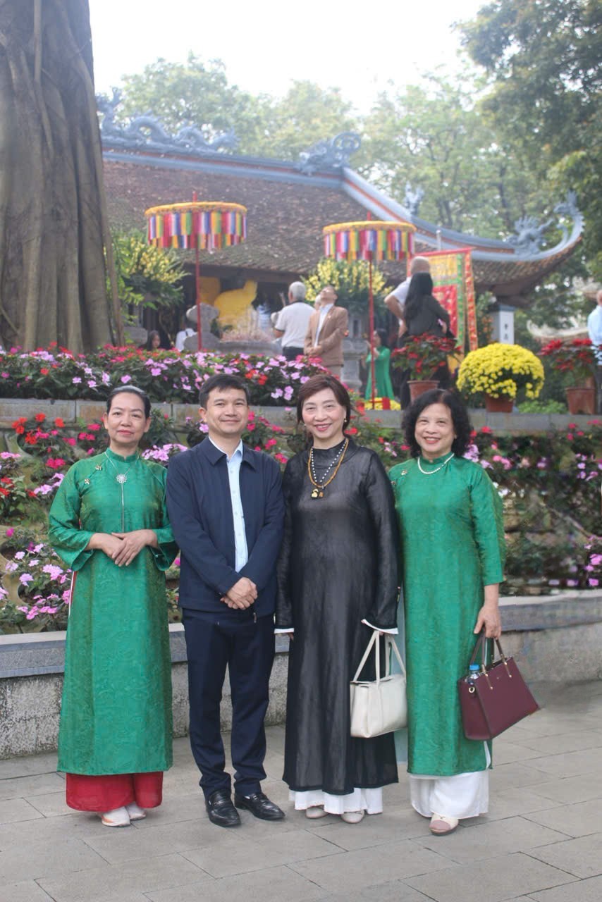 Khai Xuân Hội tụ: Liên minh các Hội Y tế và Công ty CP Ao Vua hướng về cội nguồn Tản Viên Sơn