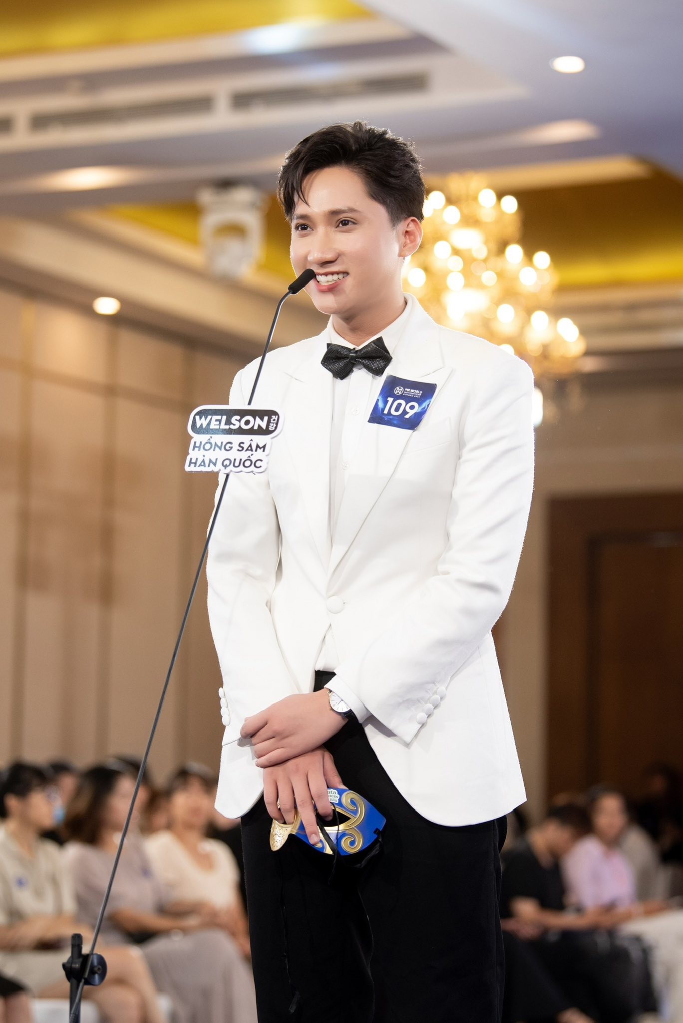 MC Đặng Tiến Đông: Không nên chạy theo hào quang nhất thời, mình nên xây giá trị bền vững để phát triển công việc