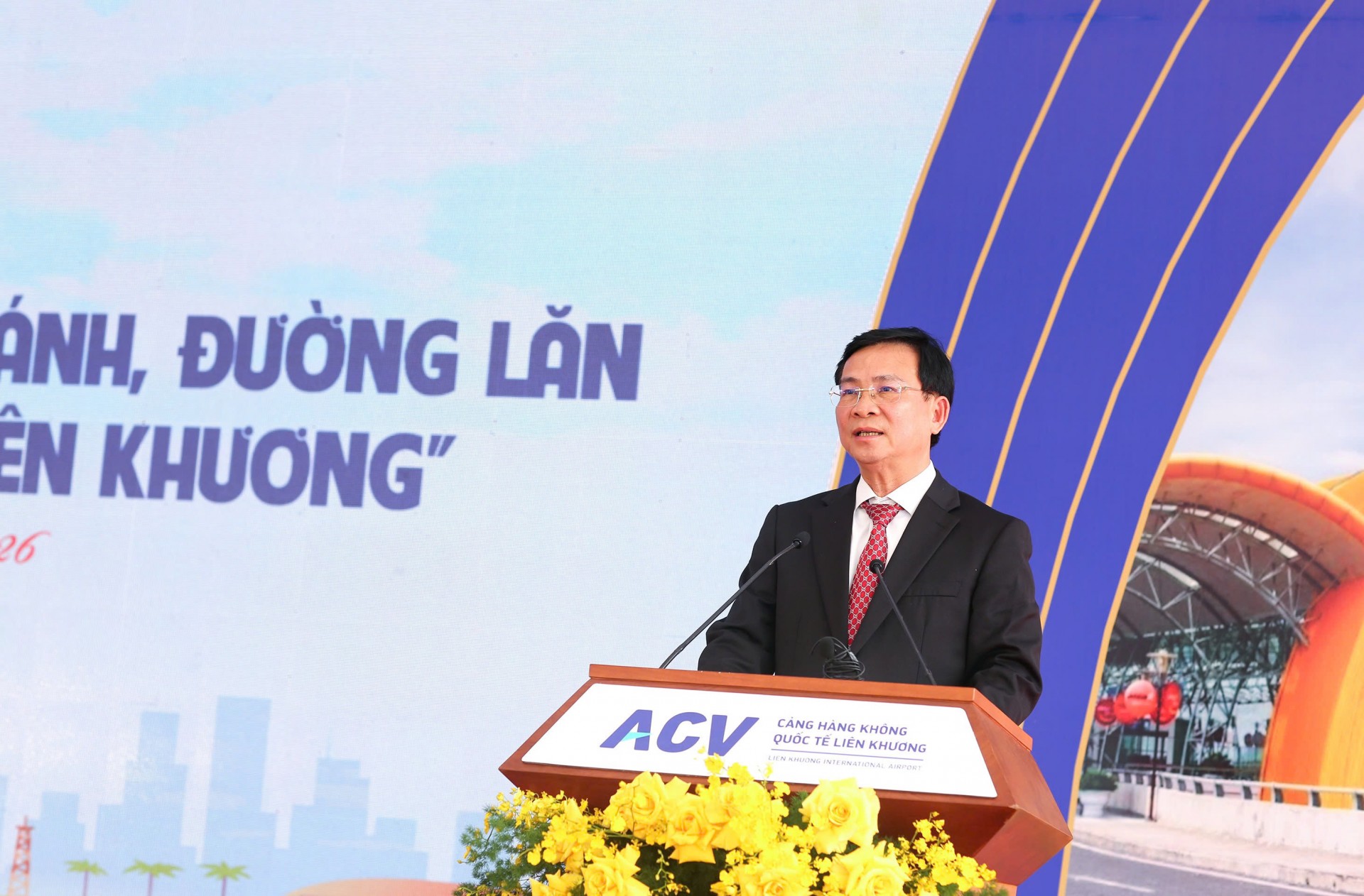 Lâm Đồng: Khởi công Dự án sửa chữa đường cất hạ cánh, đường lăn Cảng hàng không quốc tế Liên Khương Lâm Đồng: Khởi công Dự án sửa chữa đường cất hạ cánh, đường lăn Cảng hàng không quốc tế Liên Khương