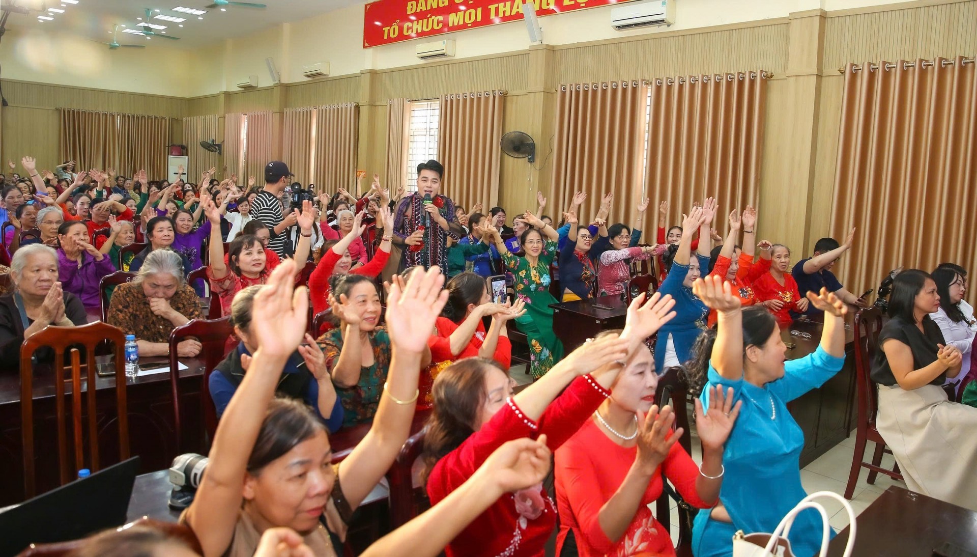 Tăng cường chăm sóc sức khỏe cho phụ nữ xã Sơn Đồng: Sự kết hợp giữa kiến thức và cộng đồng