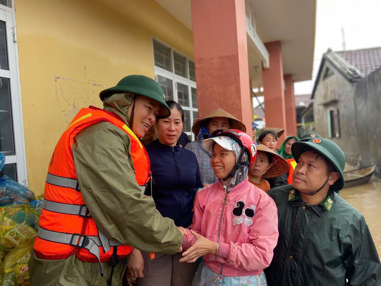 Đại tá Đinh Văn Hưng: Dấu ấn người Chính uỷ gần dân, vì dân