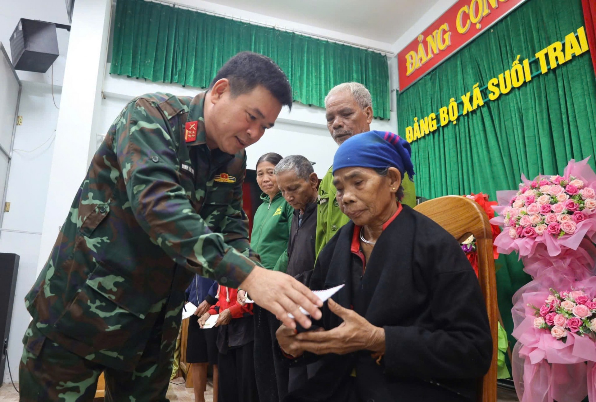 Đại tá Đinh Văn Hưng: Dấu ấn người Chính uỷ gần dân, vì dân