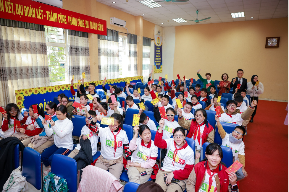 Nhiều hoạt động ý nghĩa cho các em nhỏ và người cao tuổi trong những ngày đầu Xuân