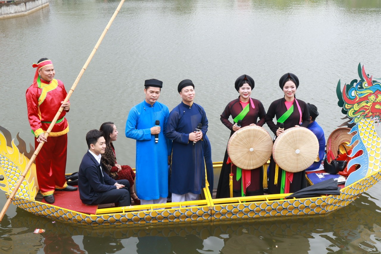 Rộn Ràng Tiếng Hát Quan Họ Giữa Lòng Kinh Bắc: Lễ Hội Chùa Kim Sơn – Làng Quả Cảm Rộn Ràng Tiếng Hát Quan Họ Giữa Lòng Kinh Bắc: Lễ Hội Chùa Kim Sơn – Làng Quả Cảm