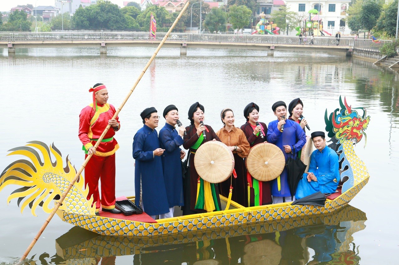 Rộn Ràng Tiếng Hát Quan Họ Giữa Lòng Kinh Bắc: Lễ Hội Chùa Kim Sơn – Làng Quả Cảm Rộn Ràng Tiếng Hát Quan Họ Giữa Lòng Kinh Bắc: Lễ Hội Chùa Kim Sơn – Làng Quả Cảm