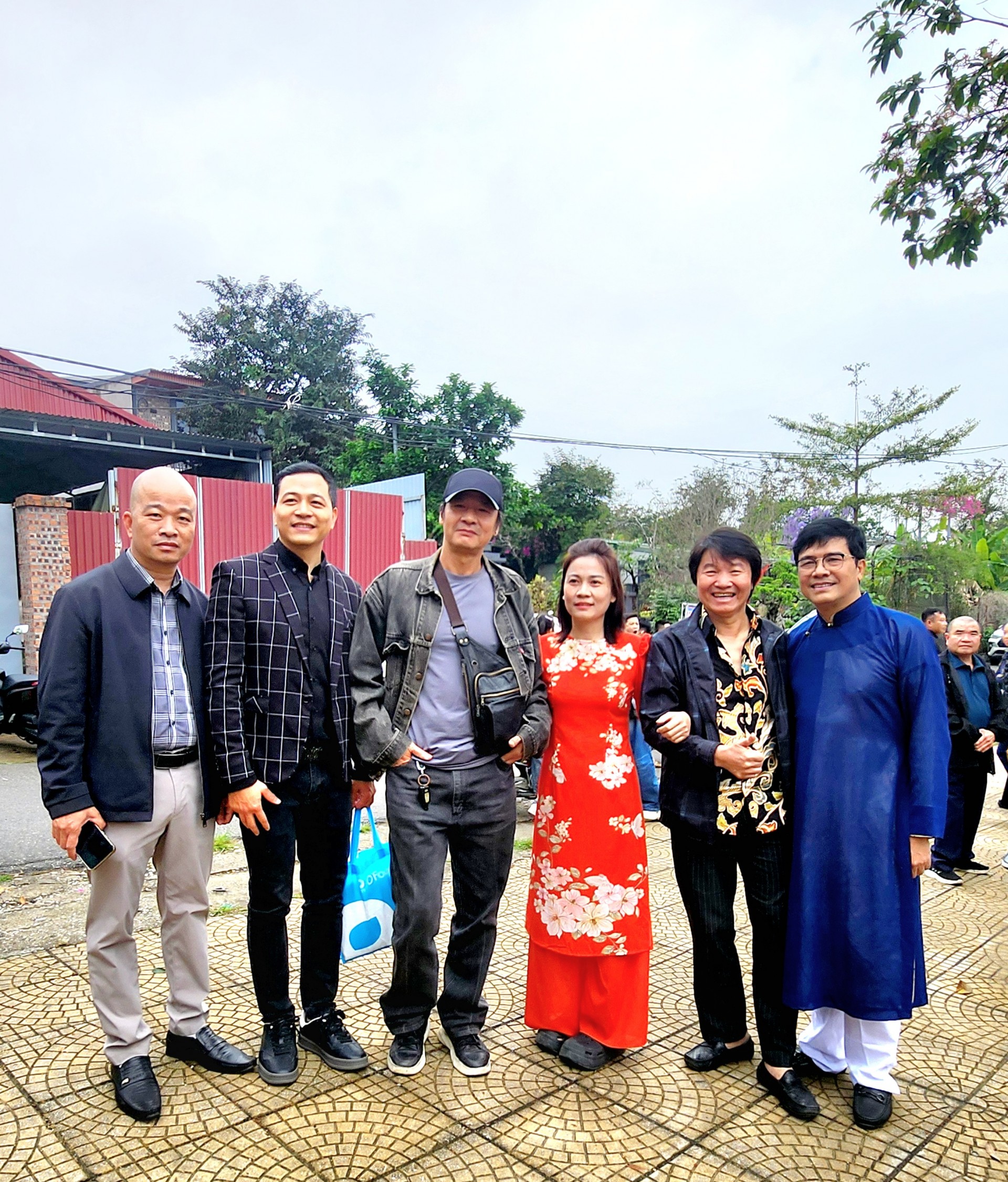 Rộn Ràng Tiếng Hát Quan Họ Giữa Lòng Kinh Bắc: Lễ Hội Chùa Kim Sơn – Làng Quả Cảm Rộn Ràng Tiếng Hát Quan Họ Giữa Lòng Kinh Bắc: Lễ Hội Chùa Kim Sơn – Làng Quả Cảm